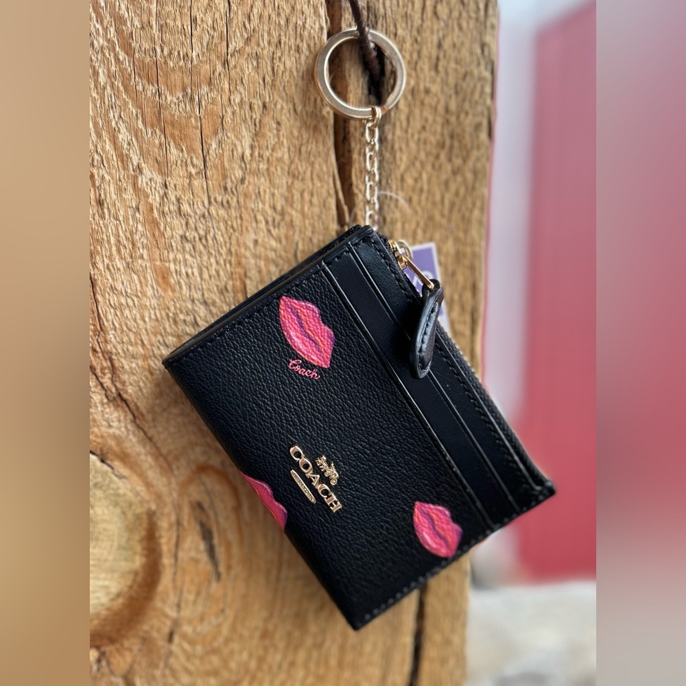*SOLD* COACH 💋 Mini Skinny ID Case w/ Lips Print Black & Pink Card Case